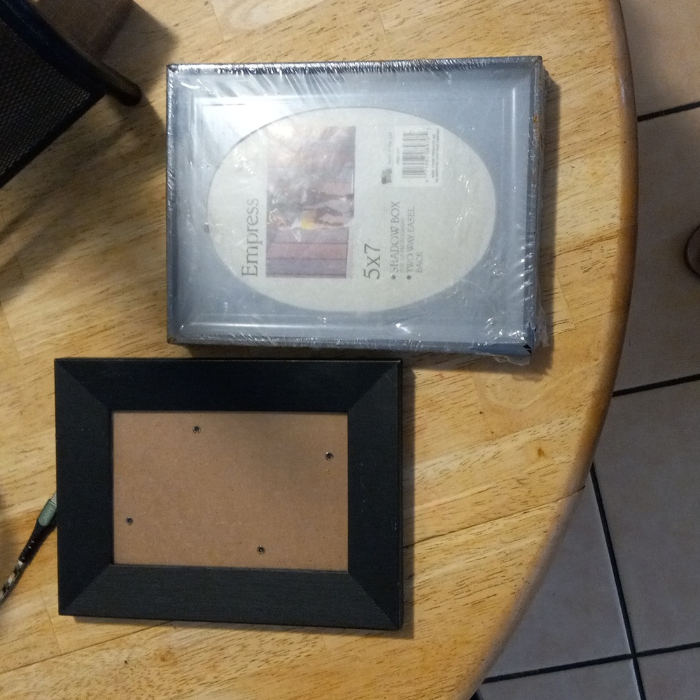 2 pic frames